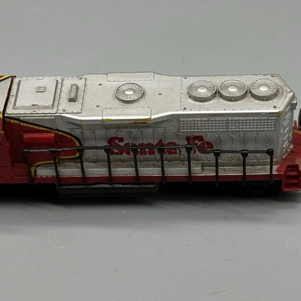 Bachmann HO Scale Santa Fe #6005 GP40 Diesel Locomotive-UNTESTED